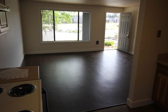 Interior Photo - Gallatin Village
