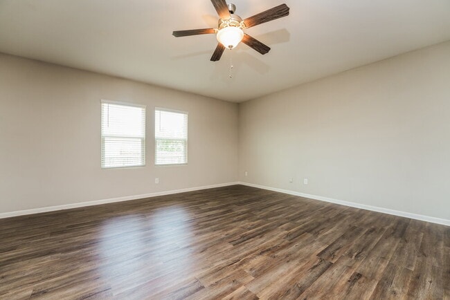 Building Photo - 3770 Place Dr