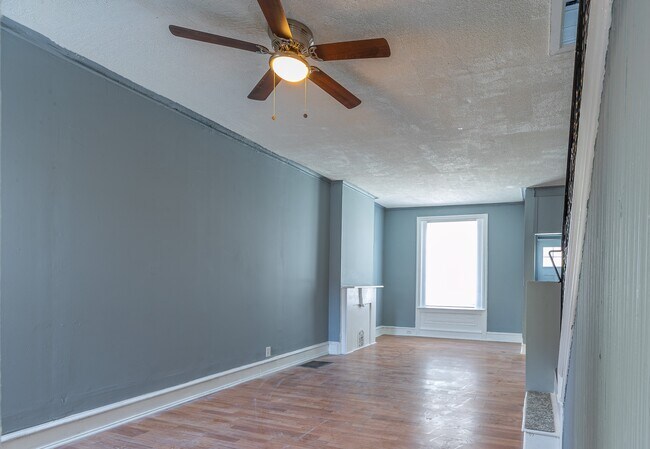 Building Photo - 2254 N Chadwick St