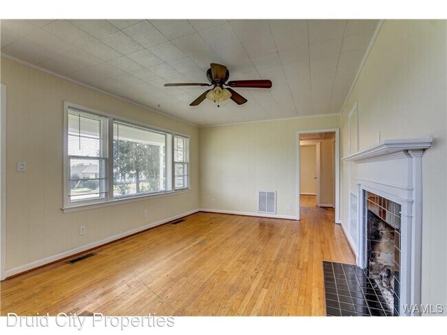 Foto del edificio - 3 br, 2 bath House - 1401 14th St East