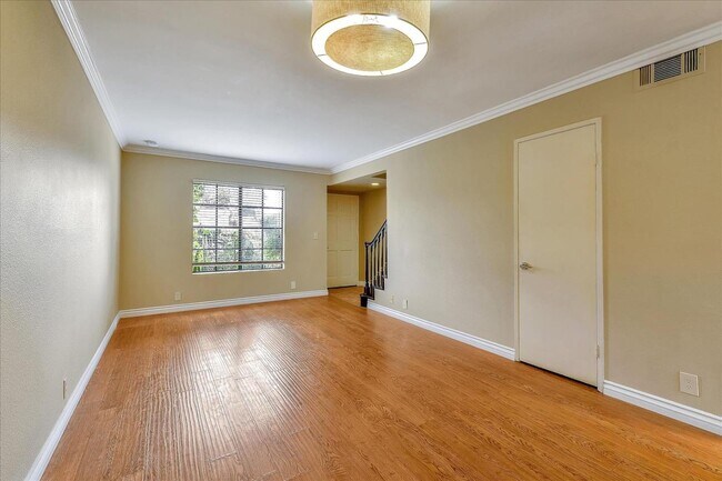 Foto del edificio - 37 Harkness Ave