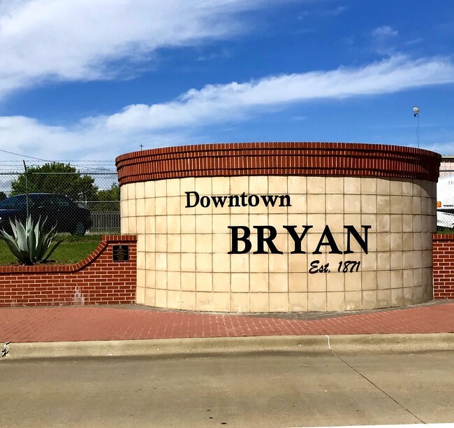 Perry Place Downtown Bryan Apartments Bryan, TX