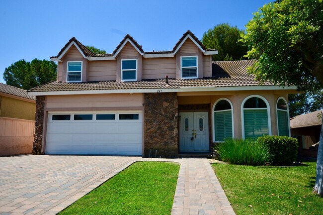 Building Photo - 3 Bedroom plus Loft in Great Anaheim Hills...