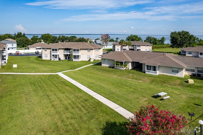 Green Space - Inland Seas Apartments
