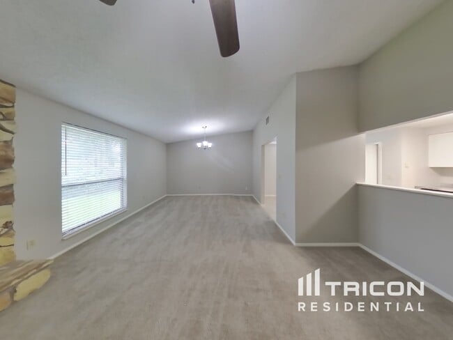 Building Photo - 8338 Knotts Landing Dr E