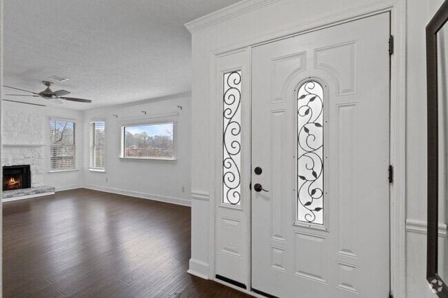 Building Photo - 366 E Post Oak Crossing SW