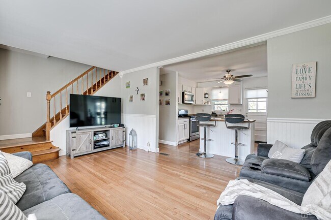 Building Photo - 10 Yuro Dr