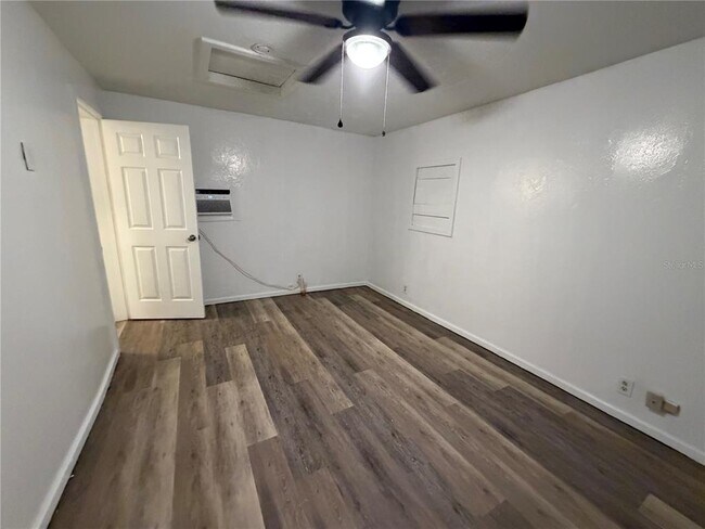 Foto del edificio - 410 W Howry Ave