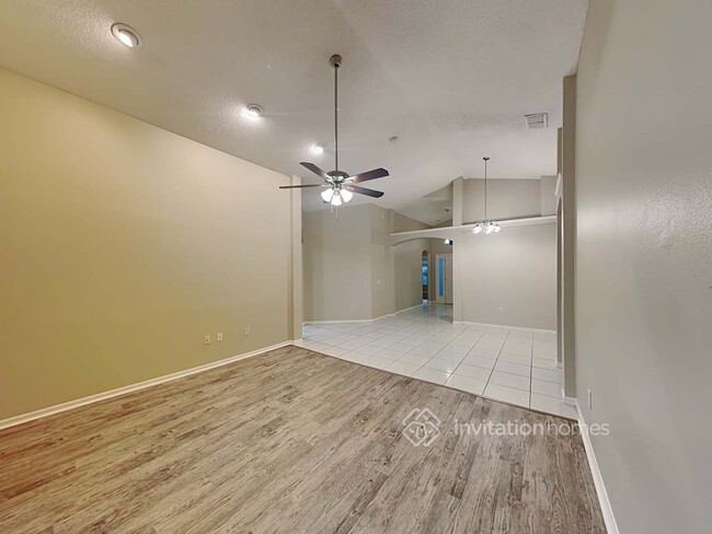 Foto del edificio - 1042 Soaring Eagle Ln