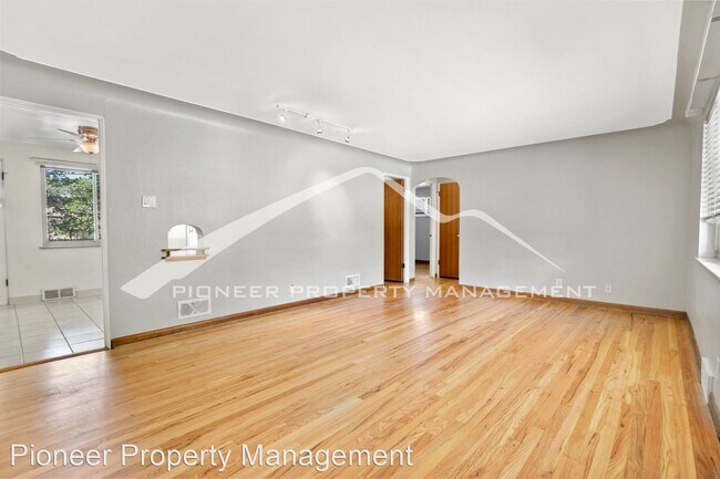 Building Photo - 3 br, 1 bath House - 7145 W. 36th Ave.