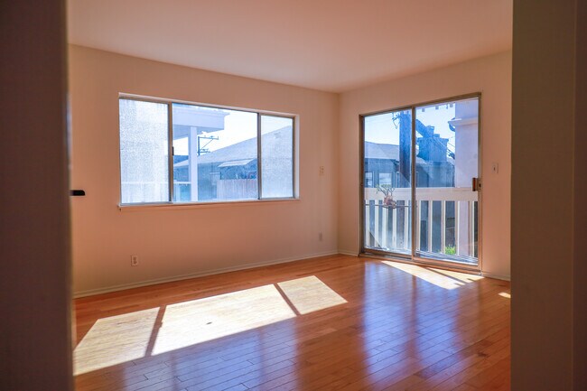 Building Photo - 3513 Alma Ave