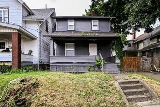 Building Photo - 2912 Grove Pl SW