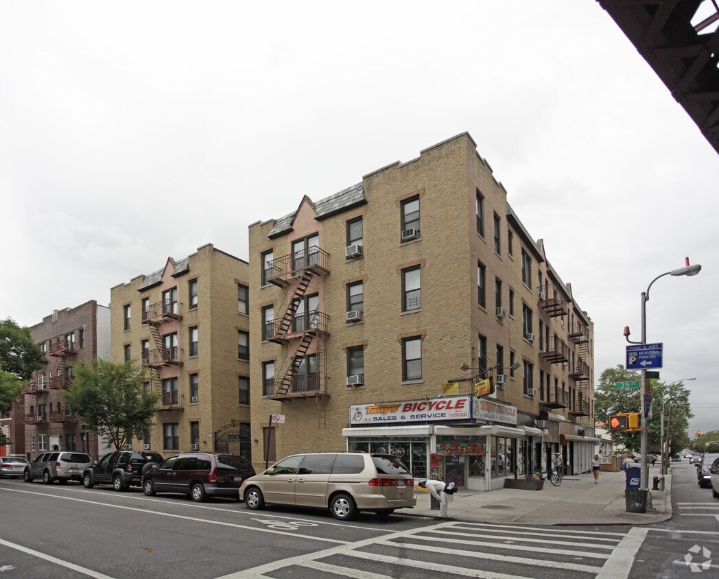 3501 23rd Ave, Astoria, NY 11105 3501 23rd Ave Astoria, NY