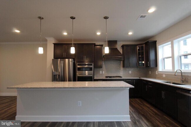 Foto del edificio - 22466 Foundation Dr