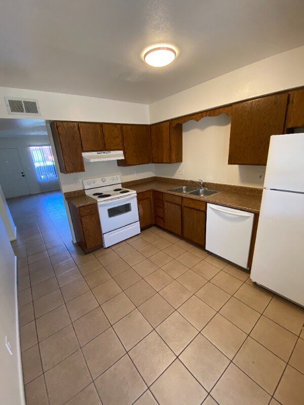 Building Photo - 415 N 64th Pl
