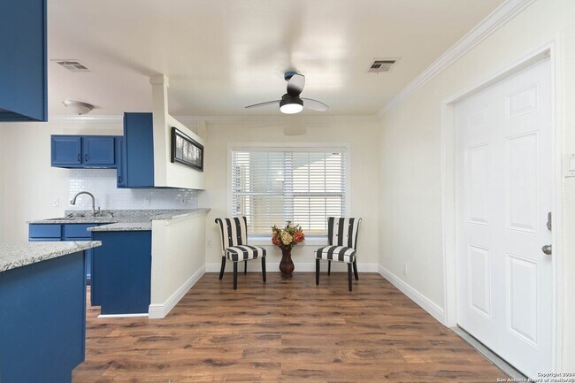 Foto del edificio - 1143 Boling Brook St
