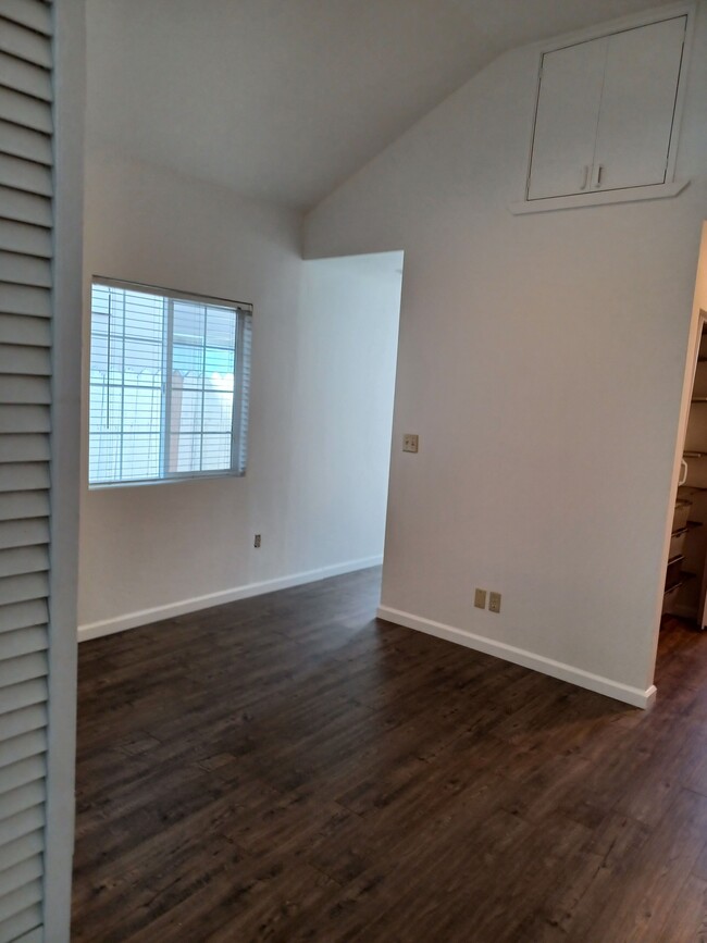 Foto del edificio - 649 N Delaware St