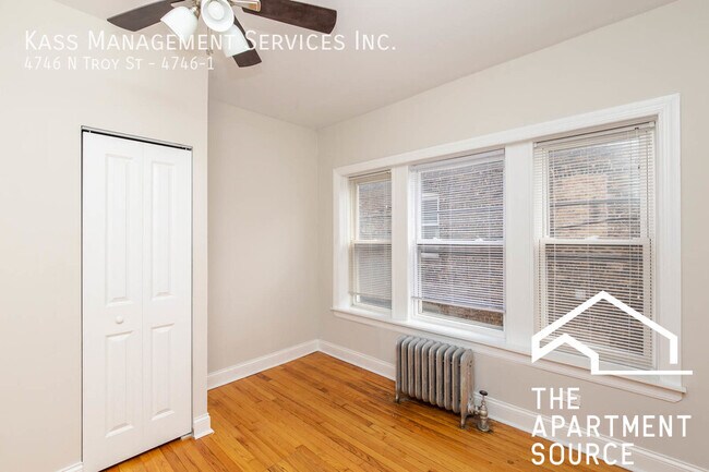 Foto del edificio - 4748 N Troy St