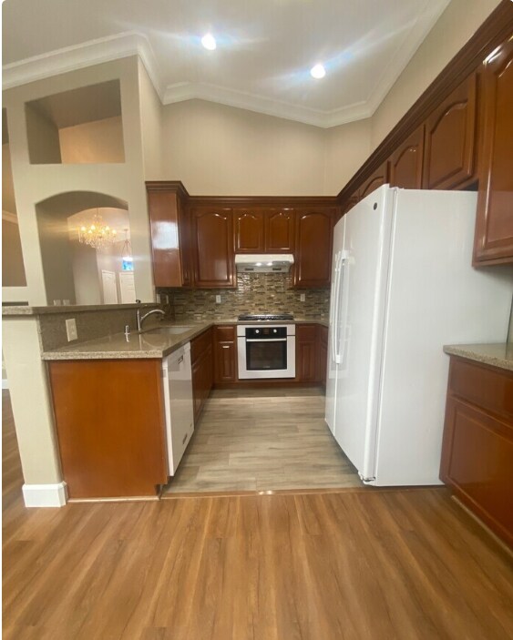 Foto del edificio - Beautiful 4 bedroom 2 bathroom home in Ran...