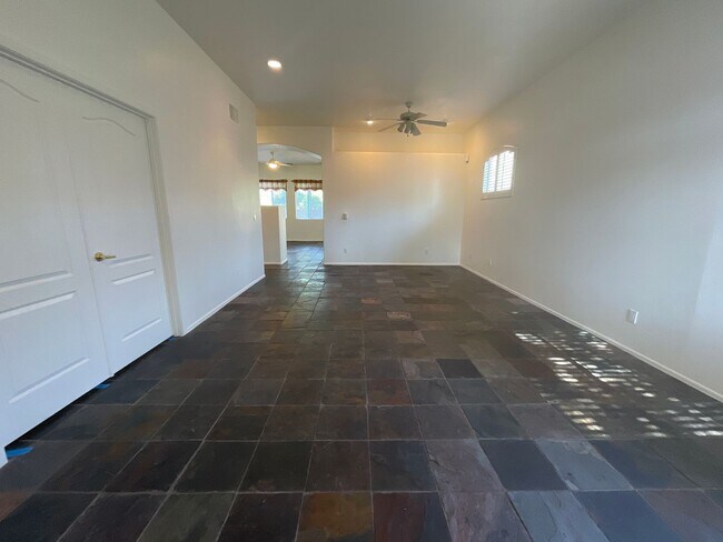 Building Photo - Great northeast location on cul-de-sac, 3 car garage