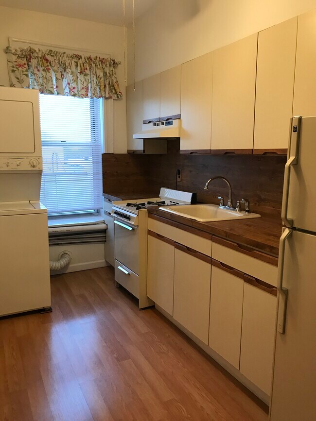 Foto del edificio - 8015 6th Ave