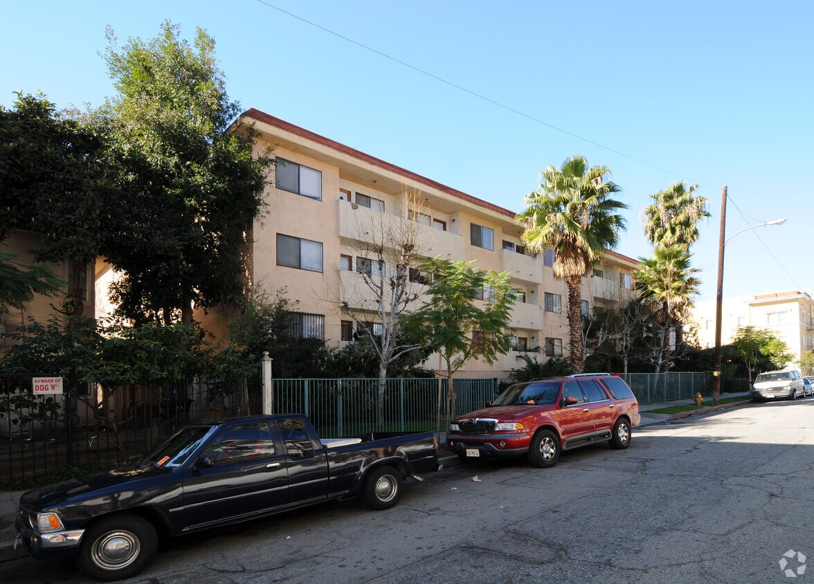 Building Photo - Ingraham Court
