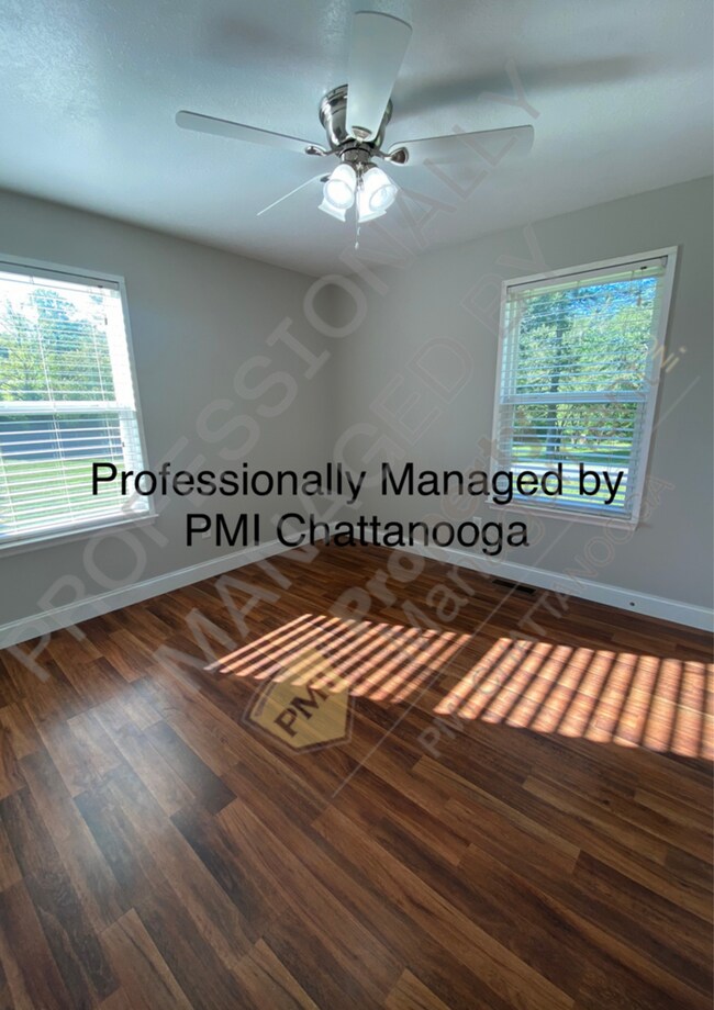 Building Photo - IMPROVED PRICE!! Beautiful 3 Bed, 2 Bath H...