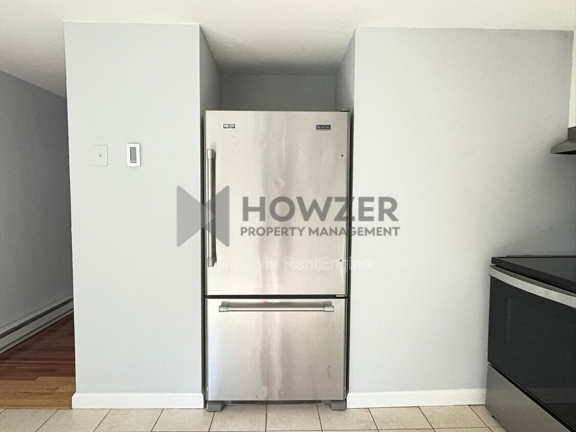 Foto principal - 10 Pine Grove Ave