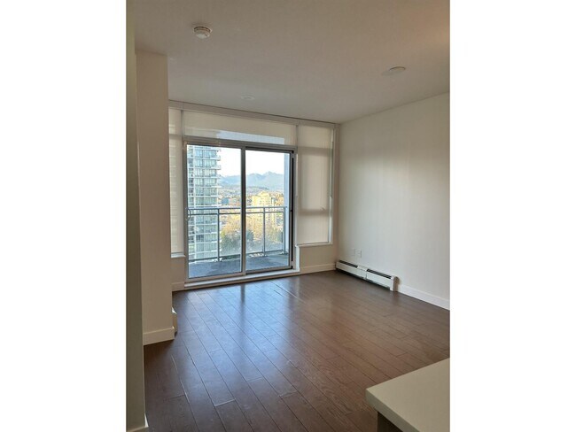 Photo du bâtiment - 13308-13308 Central Ave