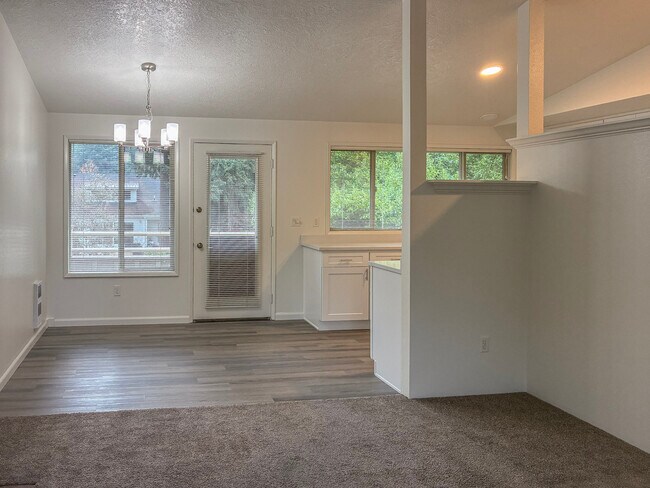 Building Photo - 6765 Montauk Cir