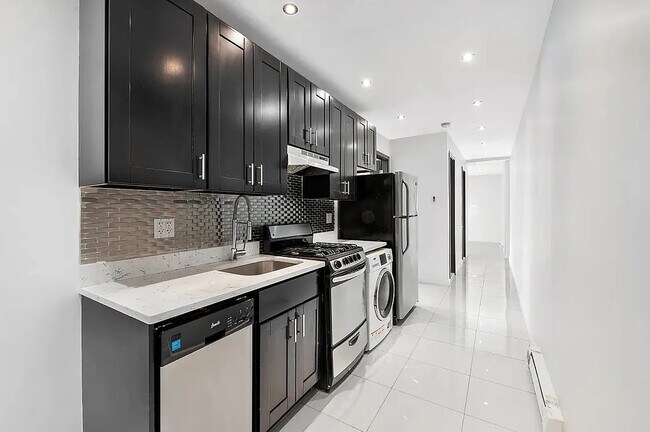 Building Photo - 6 West 108th Street