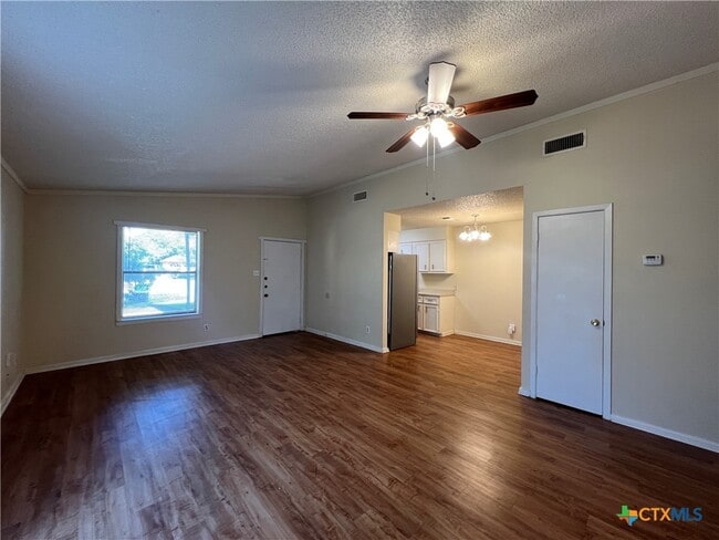 Building Photo - 1524 Shannon Cir