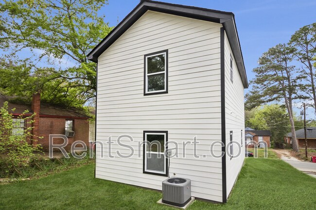 Foto del edificio - 114 Emily St