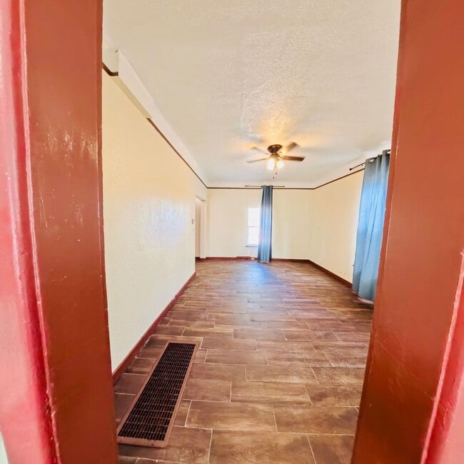 Foto del edificio - Cozy 2 bedroom 1 bath washer and dryer inc...