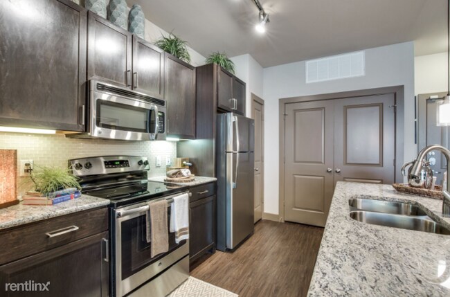 Foto del edificio - 1 br, 1 bath Apartment - 10919 Louetta Rd