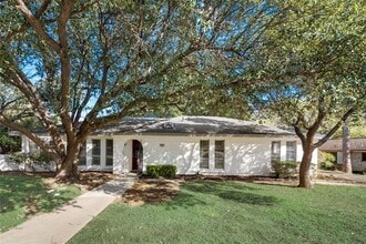Building Photo - 1500 Wade Dr