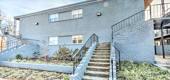 Building Photo - 1433 Court Ave