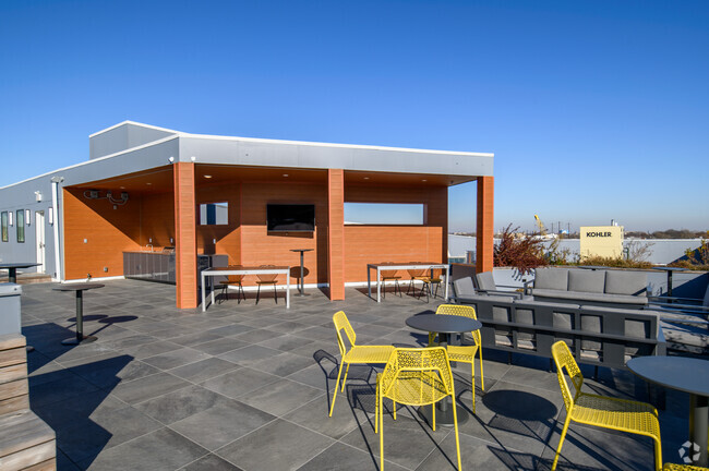 Rooftop Deck - The Glenwood