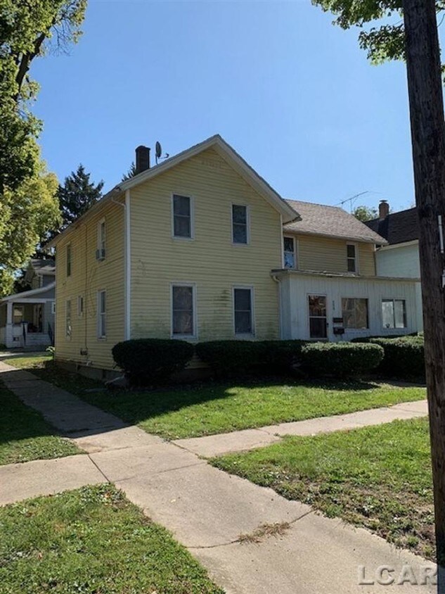 426 Ormsby St, Adrian, MI 49221 House Rental in Adrian, MI
