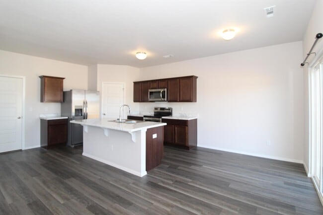 Foto del edificio - 3321 Gulley Ln