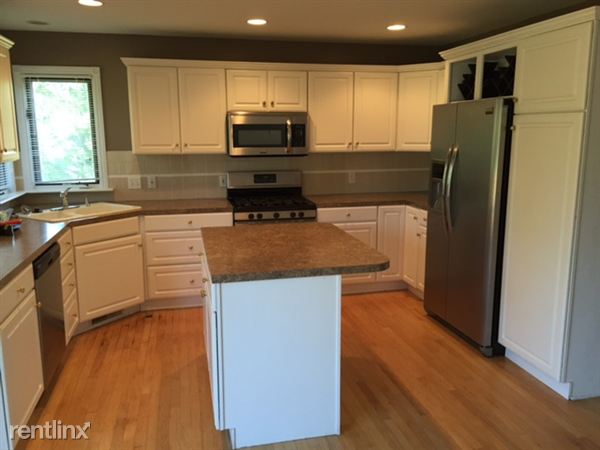 Building Photo - 7352 Pine Aire Ct SW