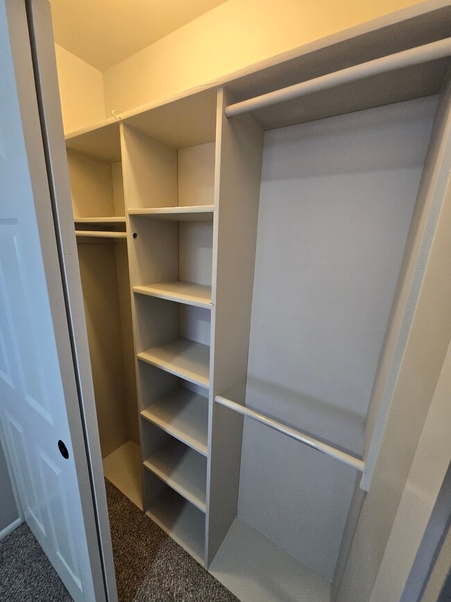 Foto del edificio - 4711 Bella Dr