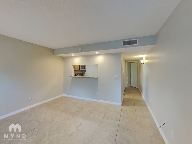 Building Photo - 7161 E Bank Dr