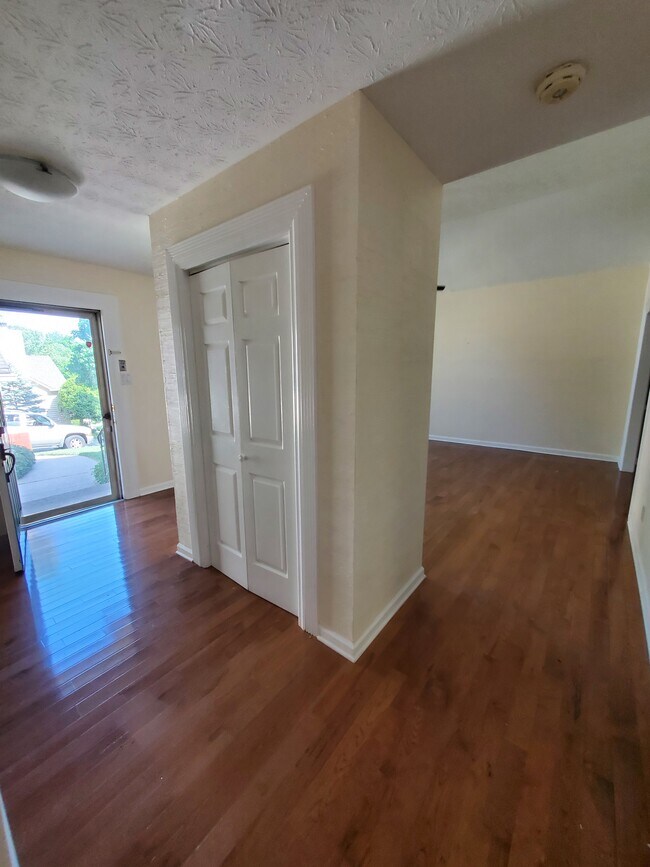 Foto del edificio - 1117 Greywood Dr