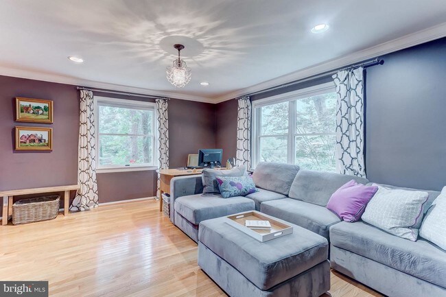 Foto del edificio - 8107 Bellona Ave