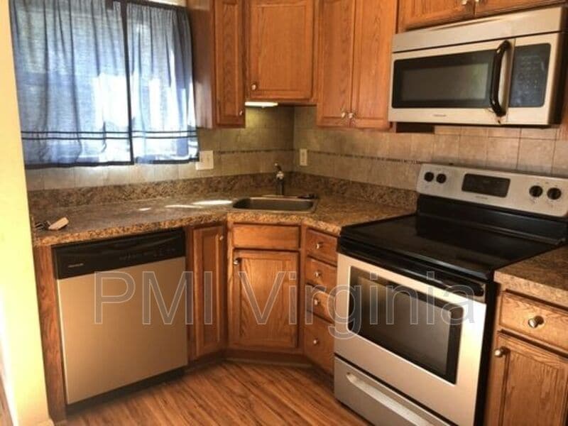 Primary Photo - 1107 E Ocean View Ave