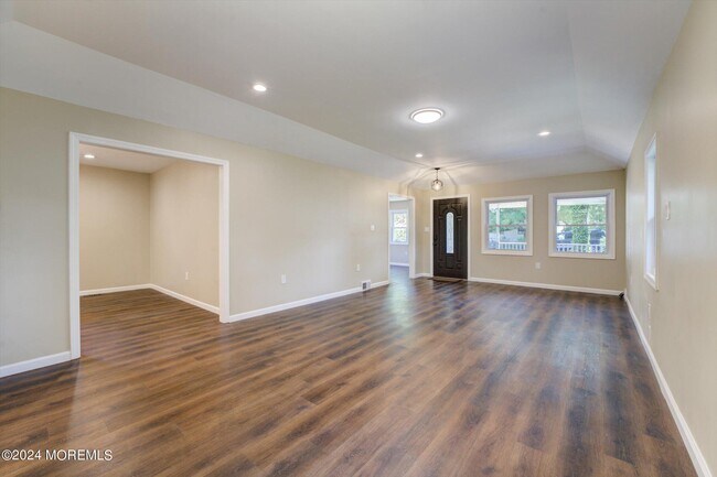 Foto del edificio - 37 Grace Ave