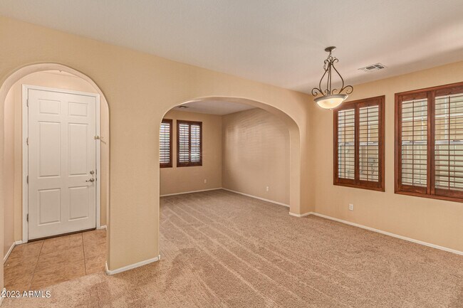 Foto del edificio - 9120 S Terry Ln