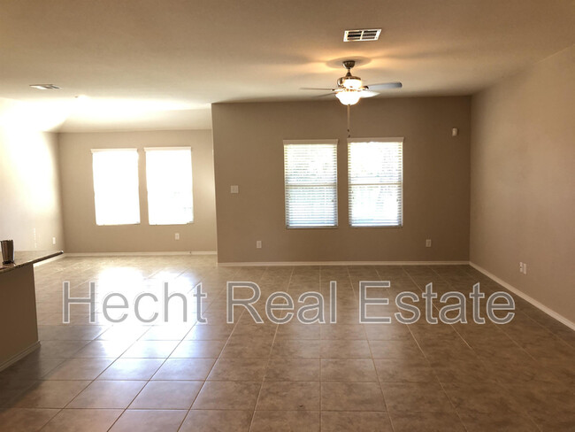 Foto del edificio - 836 Hillrose Dr