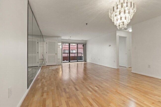 Foto del edificio - 3920 Mystic Valley Pkwy